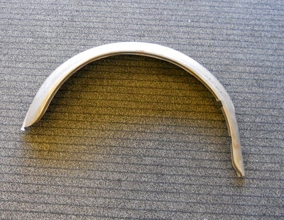 Arco da roda traseira externa direita Fiat 126